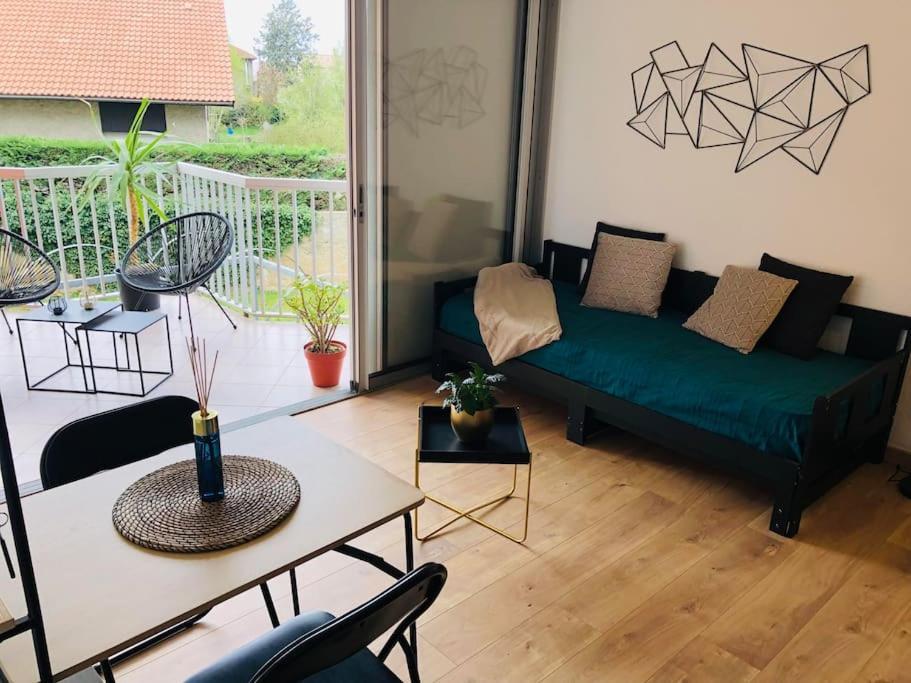 Studio Moderne, Terrasse Et Parking Romans-sur-Isere Luaran gambar
